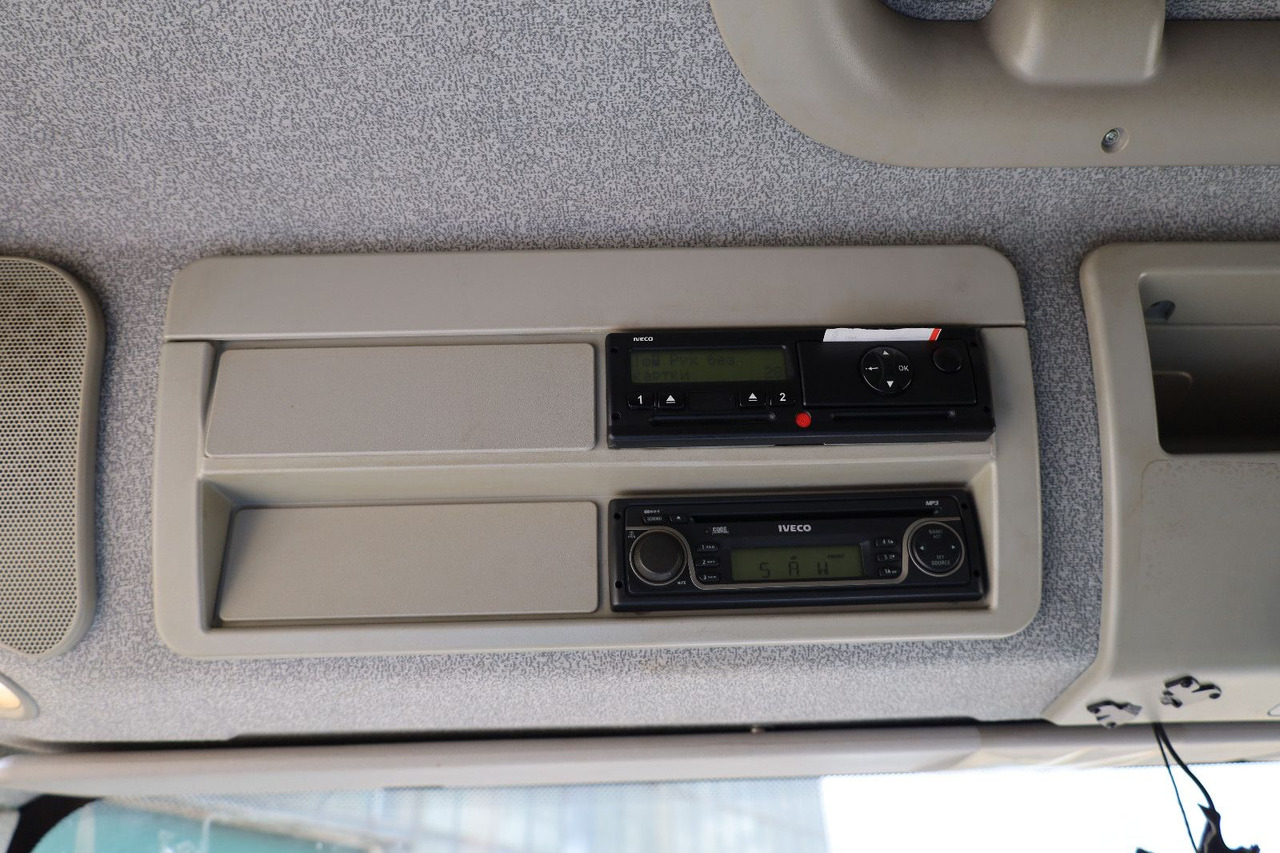 Box van Iveco M752/Koffer/ 1. Hand: picture 11