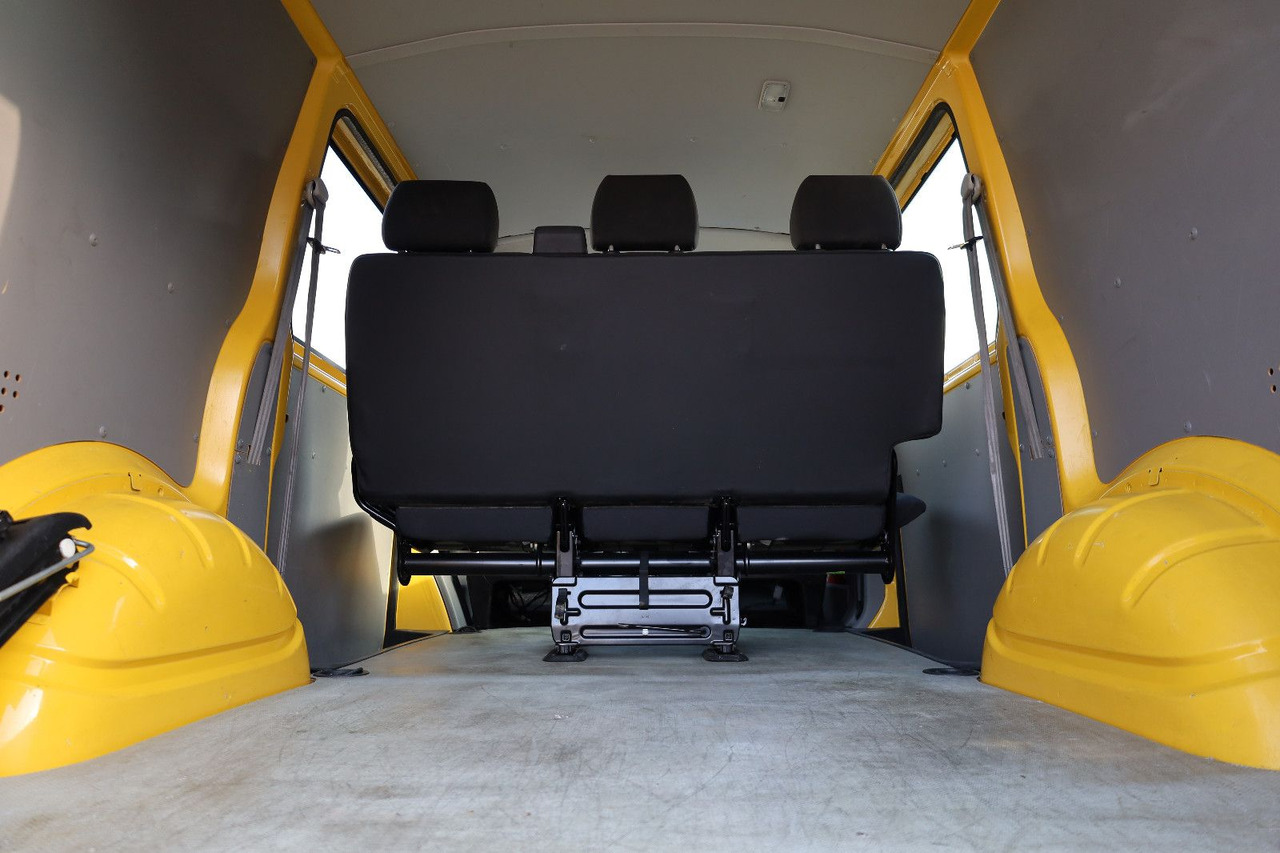 Volkswagen T5 Transporter Kasten-Kombi 2.0 TDI/EU5/5-Sitze - Passenger van: picture 5 Volkswagen T5 Transporter Kasten-Kombi 2.0 TDI/EU5/5-Sitze - Passenger van: picture 5