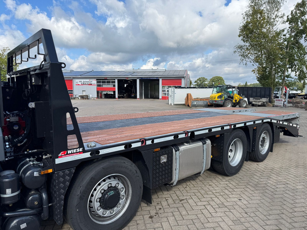 MAN 8x4 Maschinentransporter - Tow truck: picture 2 MAN 8x4 Maschinentransporter - Tow truck: picture 2