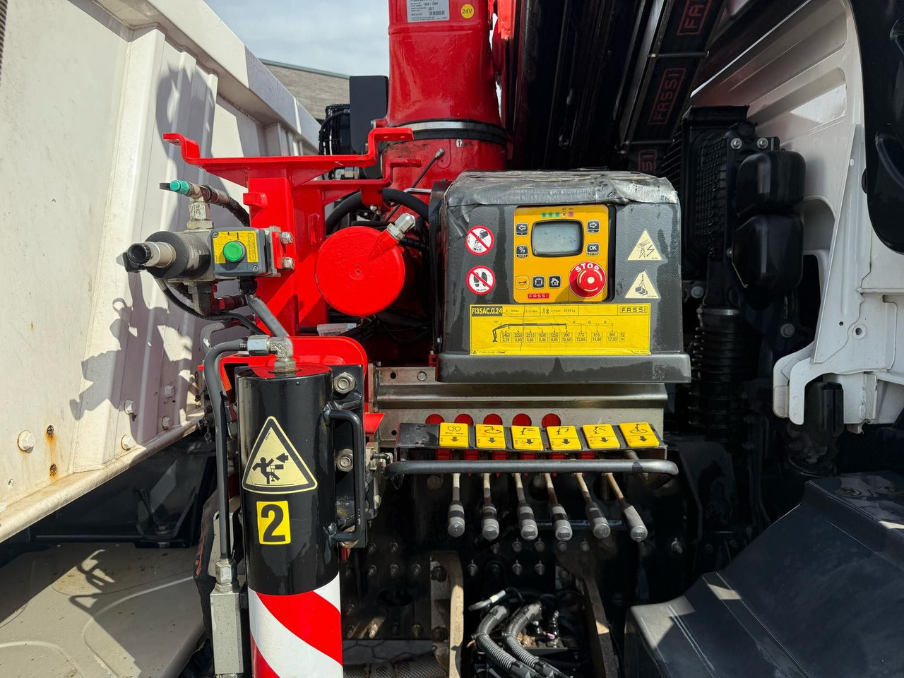 Lease a  MAN TGM 18.320 4x2 BB mit Fassi F135 Kipper Kran MAN TGM 18.320 4x2 BB mit Fassi F135 Kipper Kran: picture 10