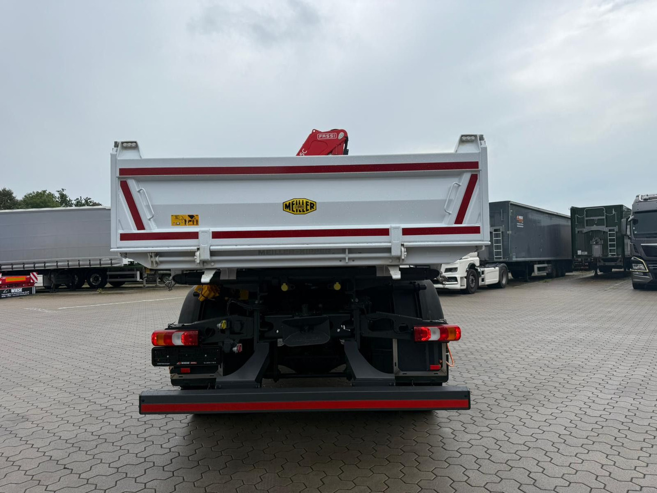 Mercedes-Benz Arocs 1835 4x4 Allrad Fassi F135 Kran Kipper - Crane truck: picture 5 Mercedes-Benz Arocs 1835 4x4 Allrad Fassi F135 Kran Kipper - Crane truck: picture 5