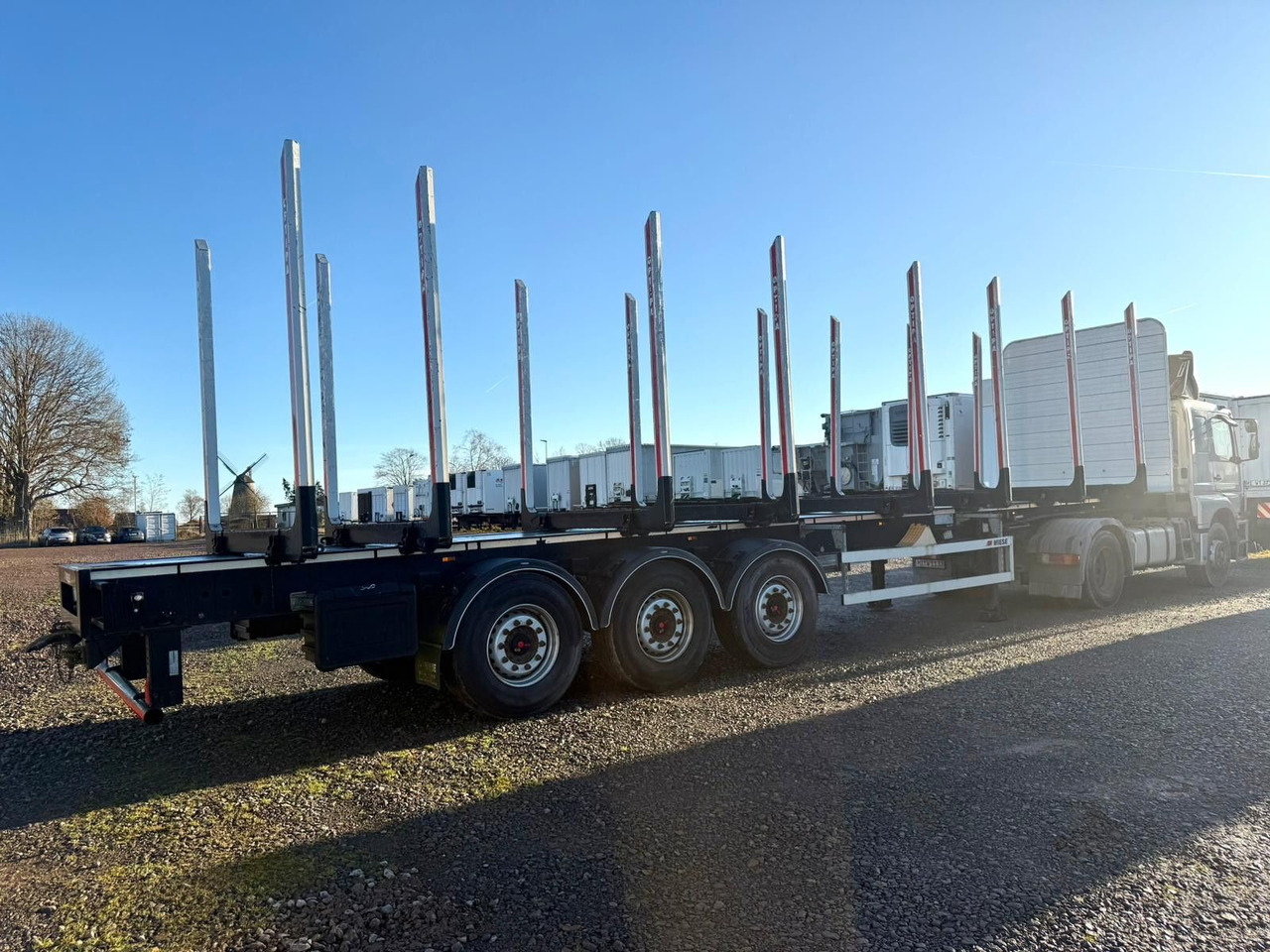 PAVIC Holzauflieger mit Schemel und Rungen - Timber semi-trailer: picture 4 PAVIC Holzauflieger mit Schemel und Rungen - Timber semi-trailer: picture 4