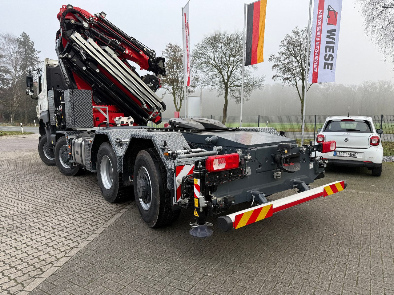 Tatra 41.500 8x8 Phoenix Fassi F710 Kran - Dropside/ Flatbed truck, Crane truck: picture 1 Tatra 41.500 8x8 Phoenix Fassi F710 Kran - Dropside/ Flatbed truck, Crane truck: picture 1