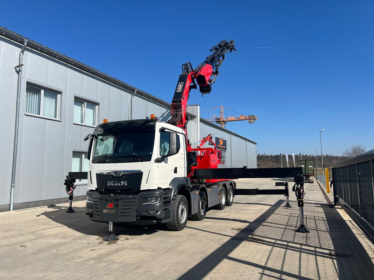 MAN 8x4 Hydro mit F1150 inkl Jib und Winde Korb - Tractor unit: picture 1 MAN 8x4 Hydro mit F1150 inkl Jib und Winde Korb - Tractor unit: picture 1