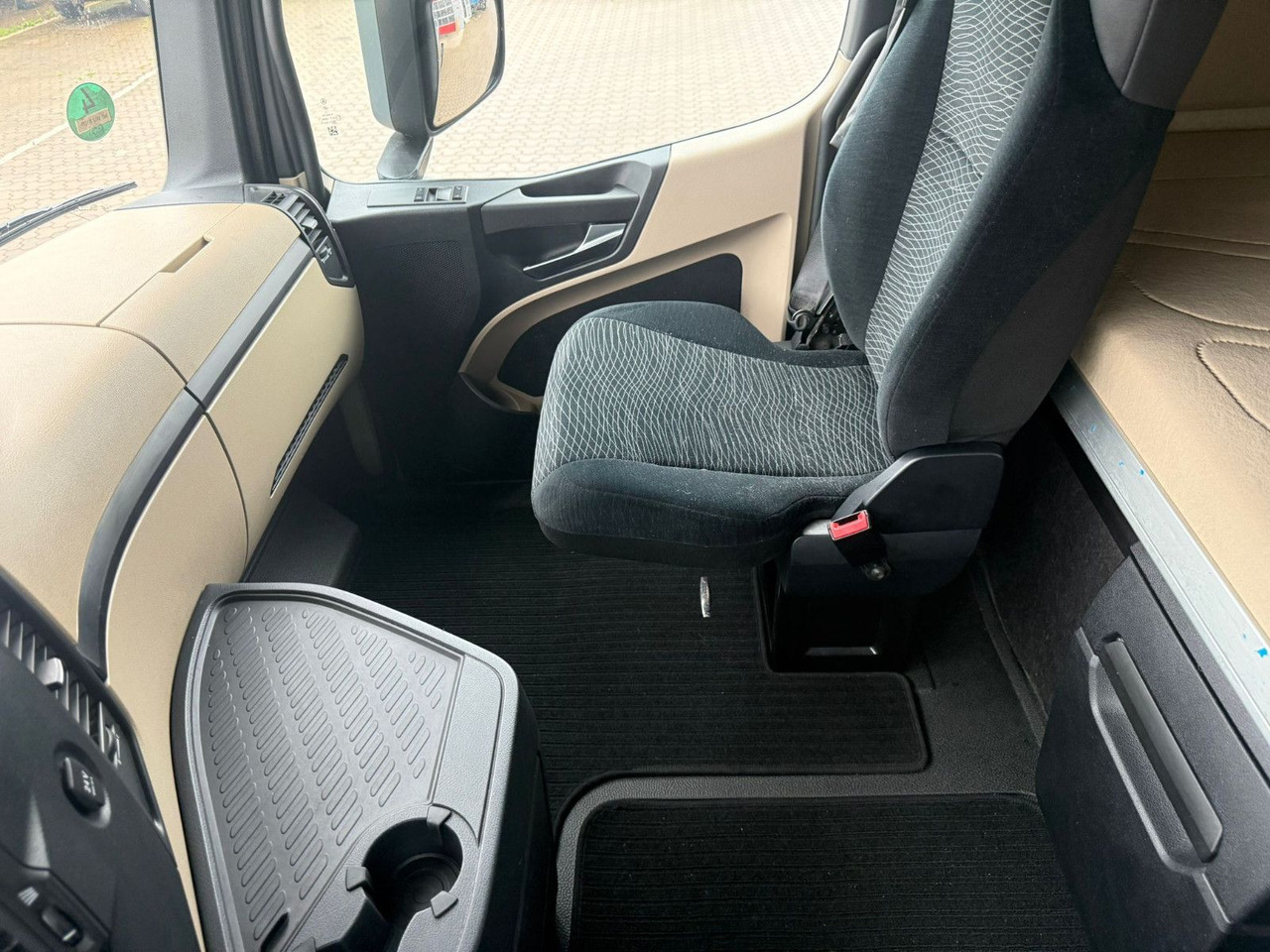Lease a  Mercedes-Benz Actros 1851 LS 4x2 Hydraulik Alu Felgen Mercedes-Benz Actros 1851 LS 4x2 Hydraulik Alu Felgen: picture 10