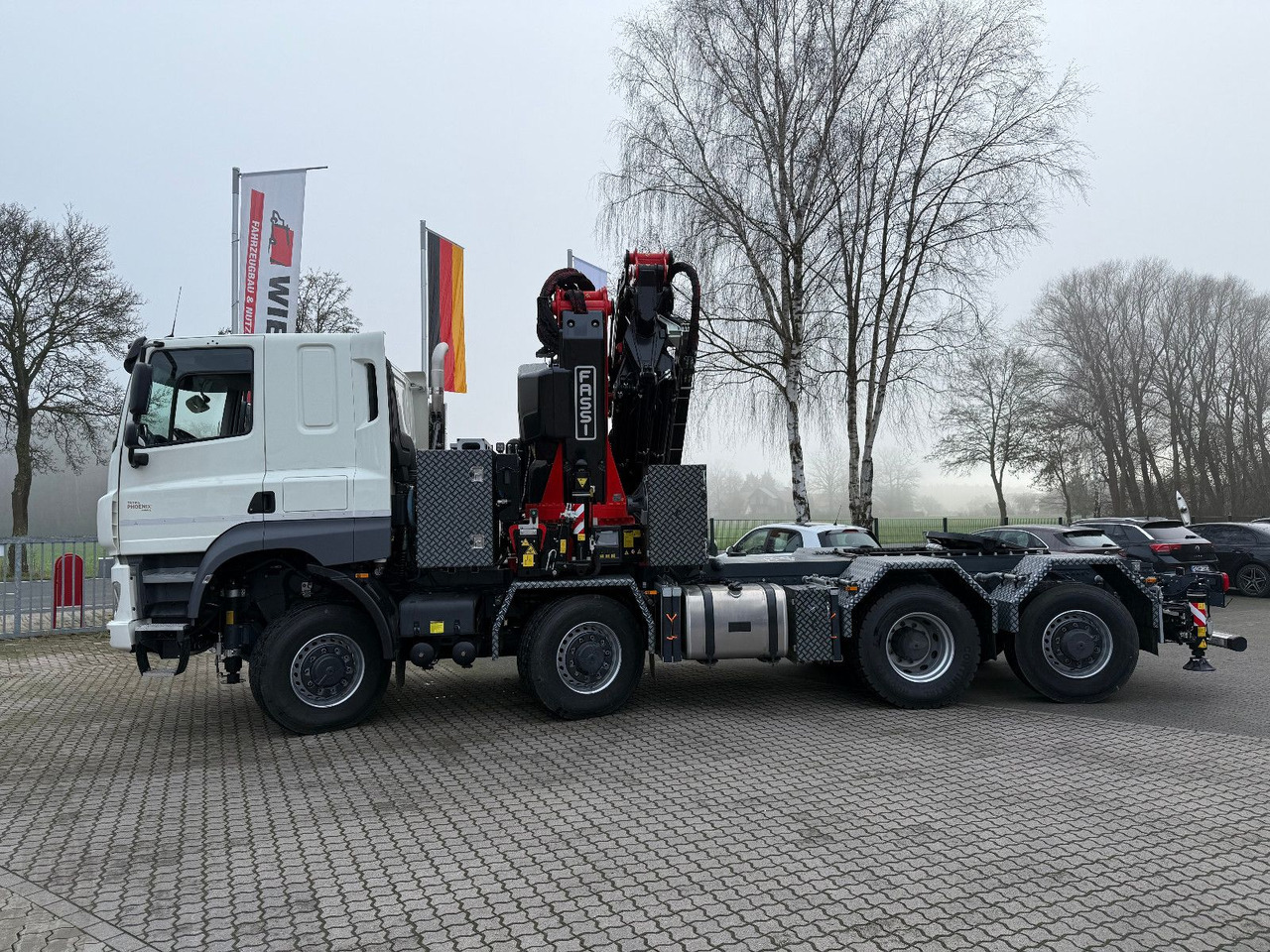 Tatra 41.500 Phoenix 8x8 mit Fassi F710 Ladekran - Tractor unit: picture 2 Tatra 41.500 Phoenix 8x8 mit Fassi F710 Ladekran - Tractor unit: picture 2
