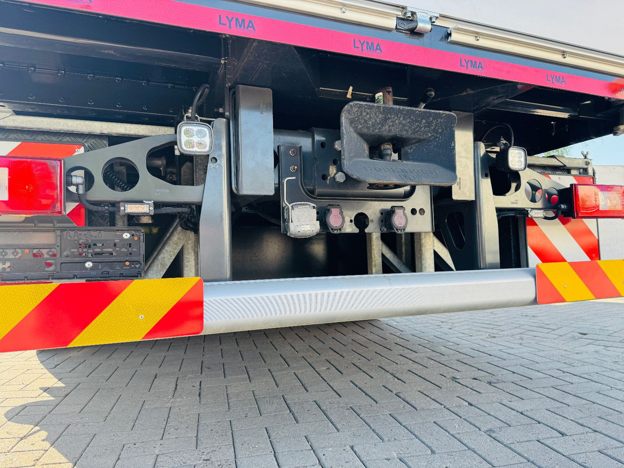 Truck, Crane truck Volvo FH 500 8x2 mit F710RA.2.27 L426 und V20 Winde: picture 6 Truck, Crane truck Volvo FH 500 8x2 mit F710RA.2.27 L426 und V20 Winde: picture 6