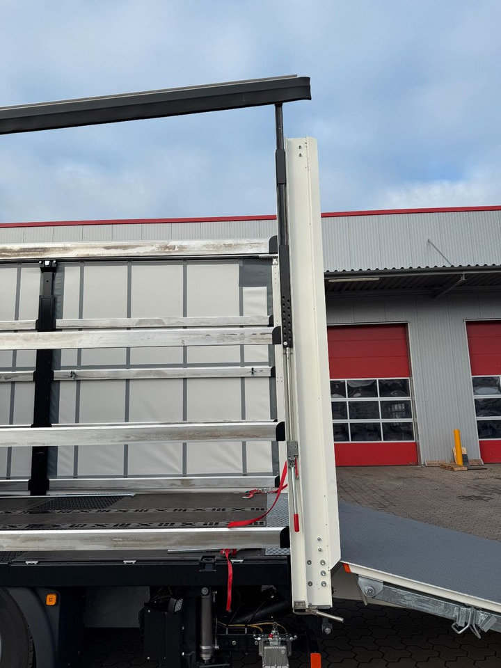 Truck Volvo FH 500 Gabelstaplertransporter LBW Dhollandia 9t: picture 8 Truck Volvo FH 500 Gabelstaplertransporter LBW Dhollandia 9t: picture 8