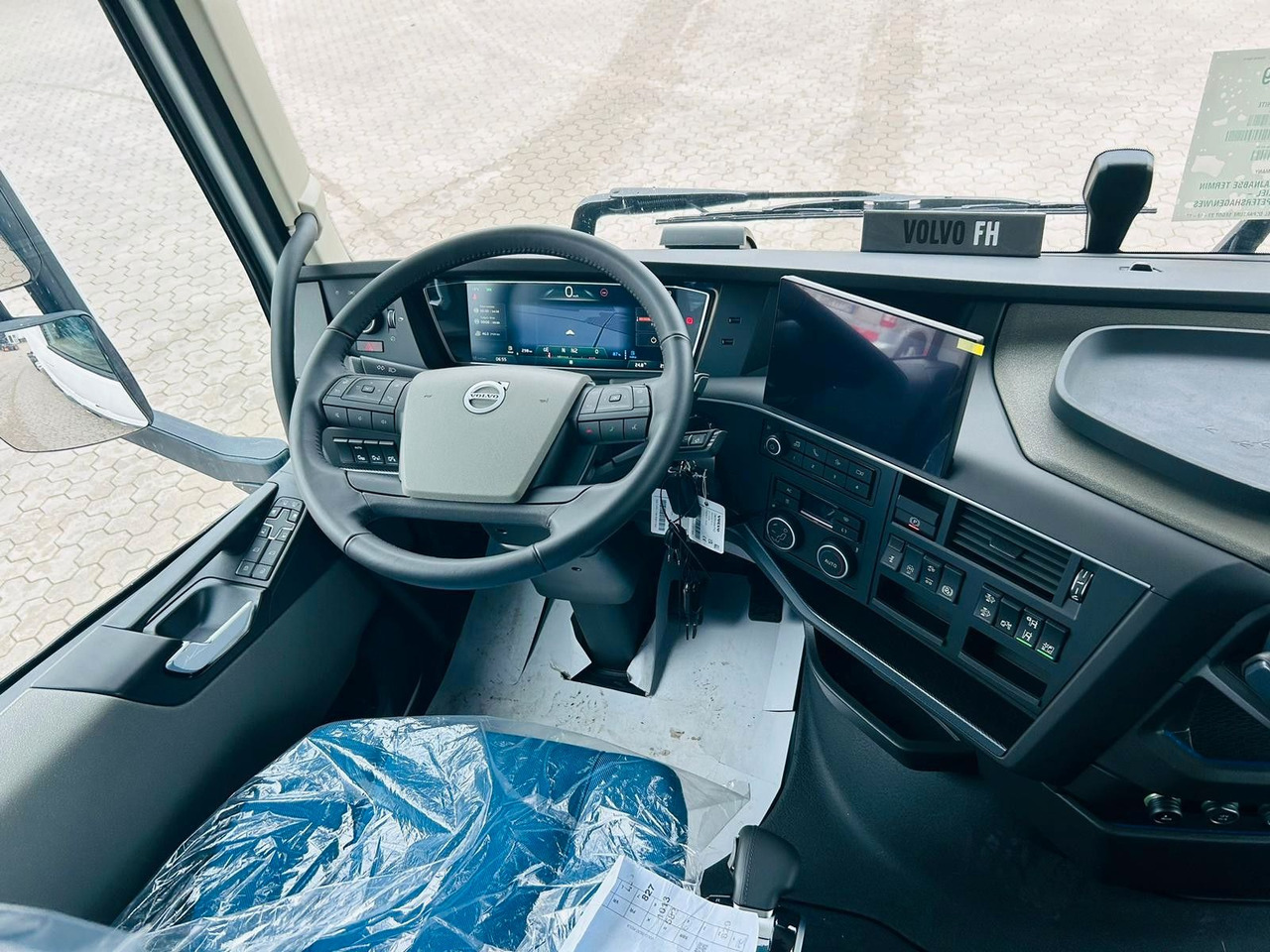 Truck Volvo FH 500 Gabelstaplertransporter LBW Dhollandia 9t: picture 10 Truck Volvo FH 500 Gabelstaplertransporter LBW Dhollandia 9t: picture 10