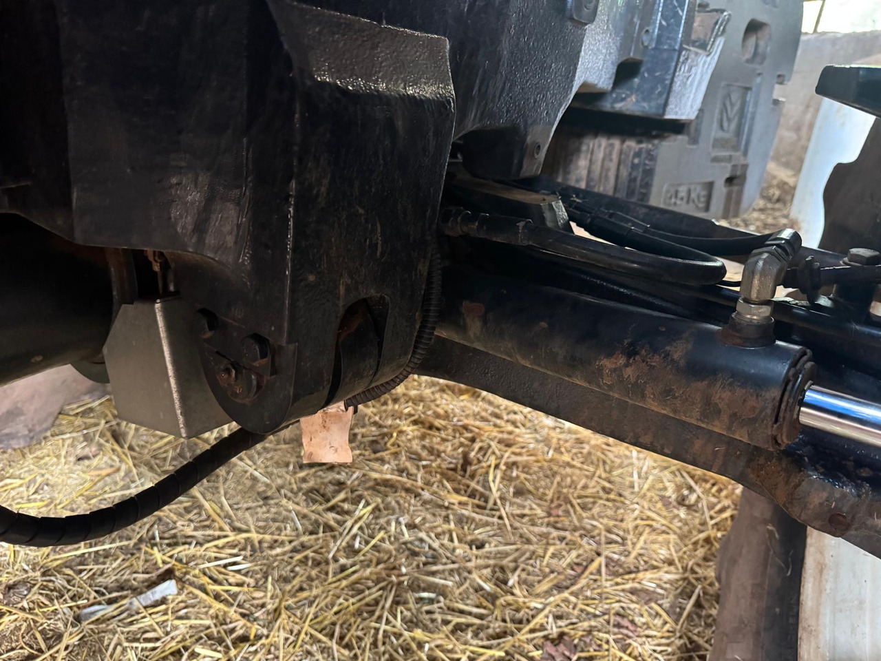 NEW HOLLAND T6.180 - Farm tractor: picture 2 NEW HOLLAND T6.180 - Farm tractor: picture 2