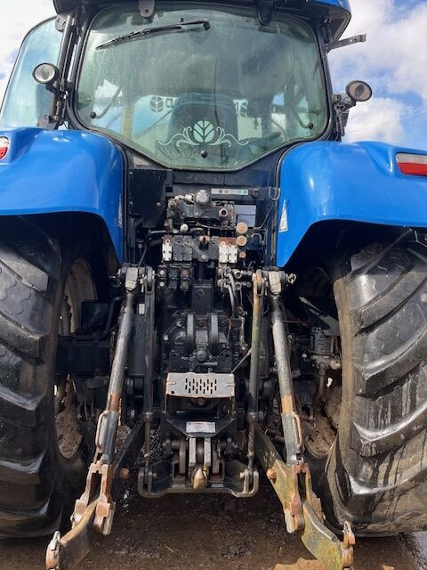 New Holland T7.220 - Farm tractor: picture 2 New Holland T7.220 - Farm tractor: picture 2