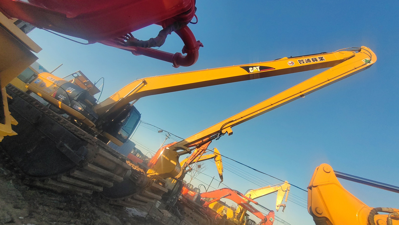 CATERPILLAR 320C - Amphibious excavator: picture 3 CATERPILLAR 320C - Amphibious excavator: picture 3