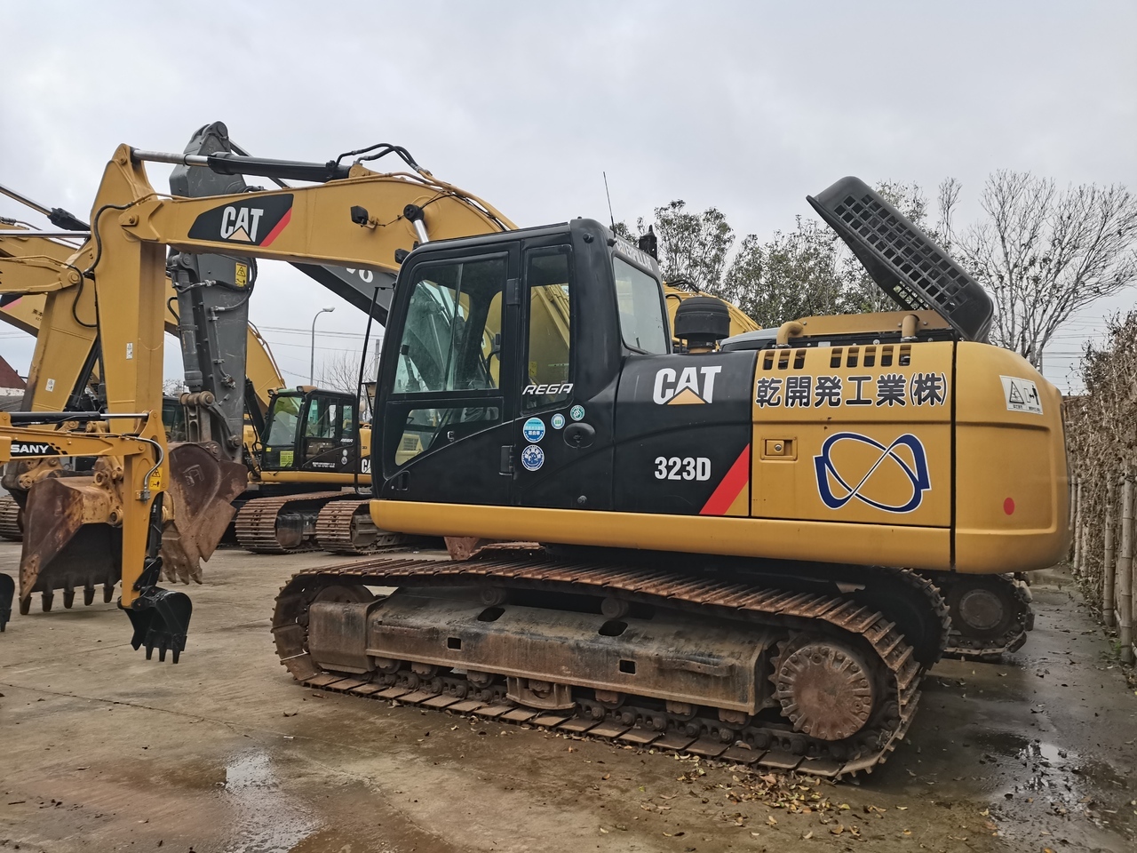 CATERPILLAR 323D - Crawler excavator: picture 1 CATERPILLAR 323D - Crawler excavator: picture 1