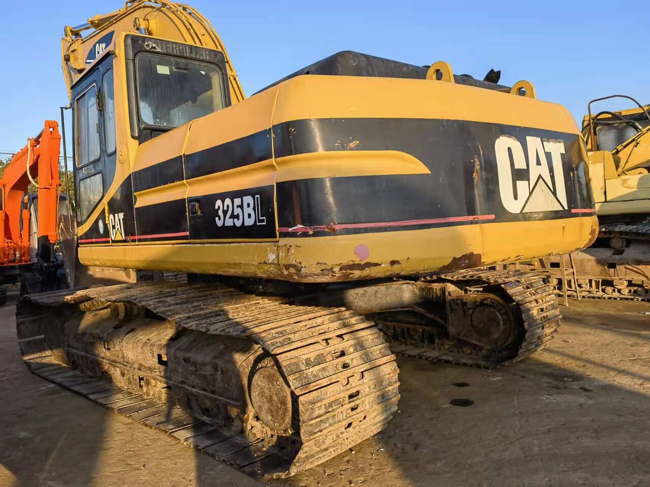 CATERPILLAR 325BL Imported machine - Crawler excavator: picture 1 CATERPILLAR 325BL Imported machine - Crawler excavator: picture 1