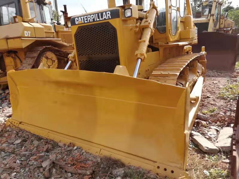 CATERPILLAR D8K - Bulldozer: picture 2 CATERPILLAR D8K - Bulldozer: picture 2
