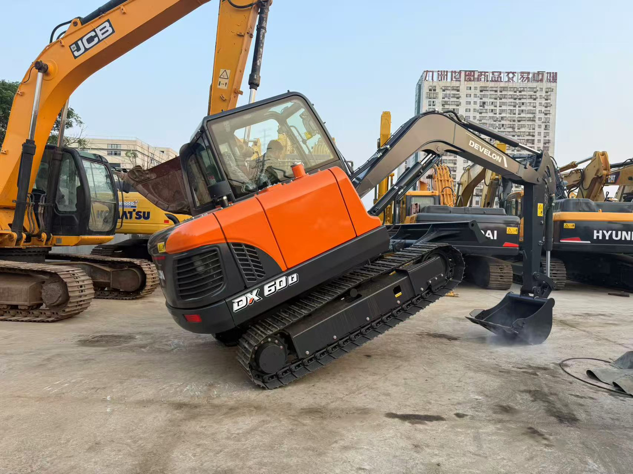 DOOSAN DX60D-10 - Crawler excavator: picture 1 DOOSAN DX60D-10 - Crawler excavator: picture 1