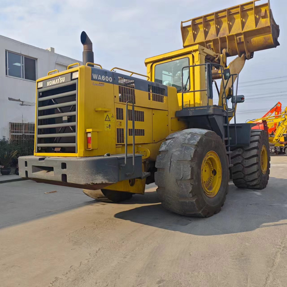 KOMATSU WA600-3 - Wheel loader: picture 1 KOMATSU WA600-3 - Wheel loader: picture 1