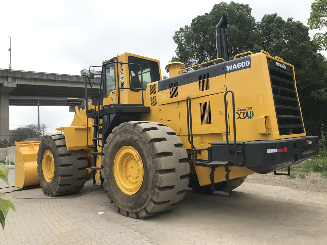 KOMATSU WA600-3 - Wheel loader: picture 4 KOMATSU WA600-3 - Wheel loader: picture 4