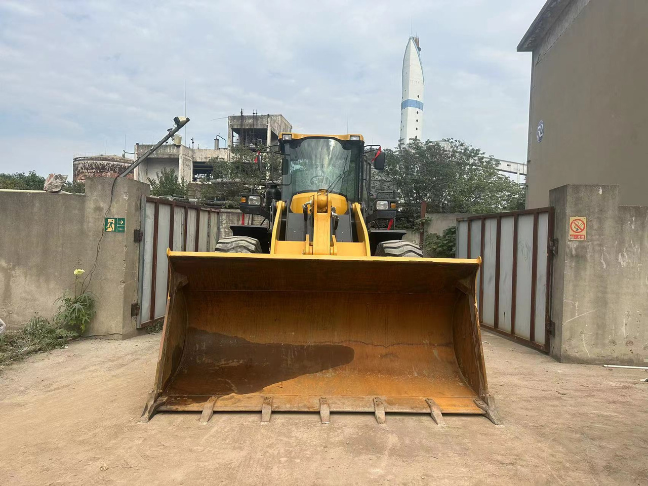 SDLG LG956F - Crawler excavator: picture 3 SDLG LG956F - Crawler excavator: picture 3