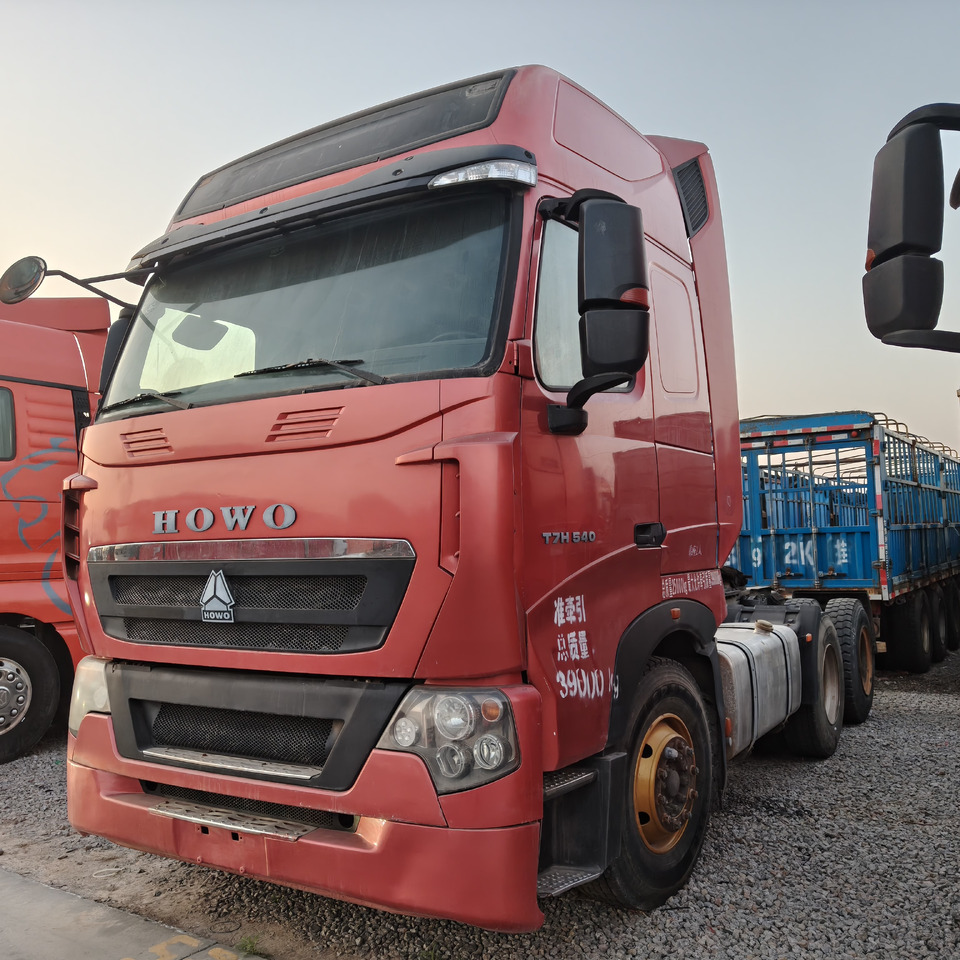 SINOTRUK Howo T7H 6x4 - Tractor unit: picture 1 SINOTRUK Howo T7H 6x4 - Tractor unit: picture 1