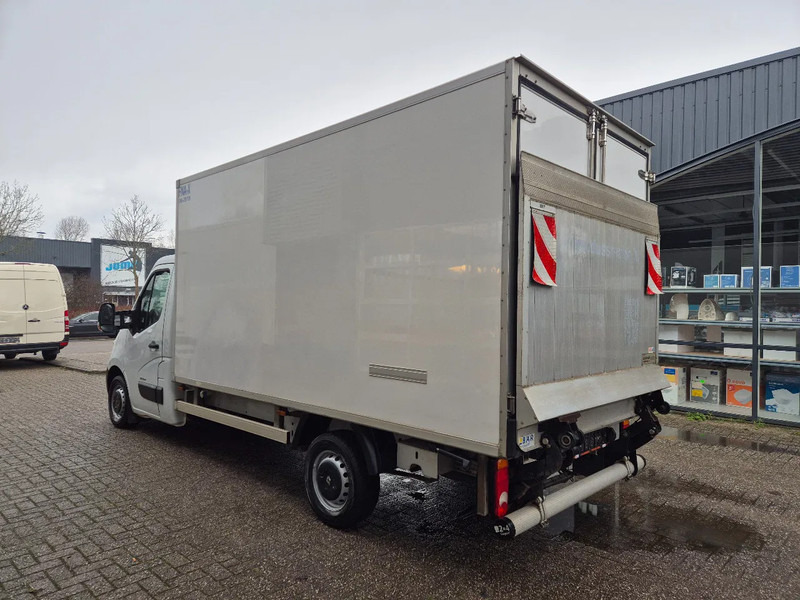 Interior photo 1: Refrigerated van Renault Master 2.3 DCI Koelkoffer Xarios 350 ST 230V Laadklep GVW 3500 kg LBW
