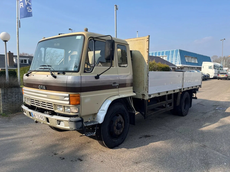 Toyota HINO HINO FF 173 L-W3 - Dropside/ Flatbed truck: picture 1 Toyota HINO HINO FF 173 L-W3 - Dropside/ Flatbed truck: picture 1