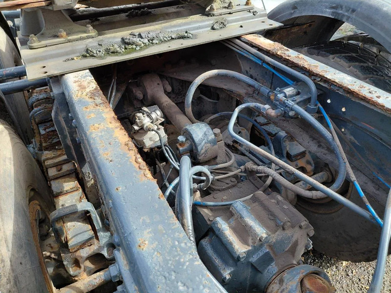 Scania P113-360 6x4 TRUCKHEAD FULL STEEL SPRING BIG AXLES - Tractor unit: picture 4 Scania P113-360 6x4 TRUCKHEAD FULL STEEL SPRING BIG AXLES - Tractor unit: picture 4