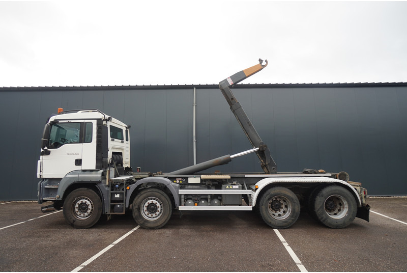 MAN TGS 35.400 8x4 HOOKARM SYSTEM MANUAL GEARBOX - Hook lift truck: picture 1 MAN TGS 35.400 8x4 HOOKARM SYSTEM MANUAL GEARBOX - Hook lift truck: picture 1