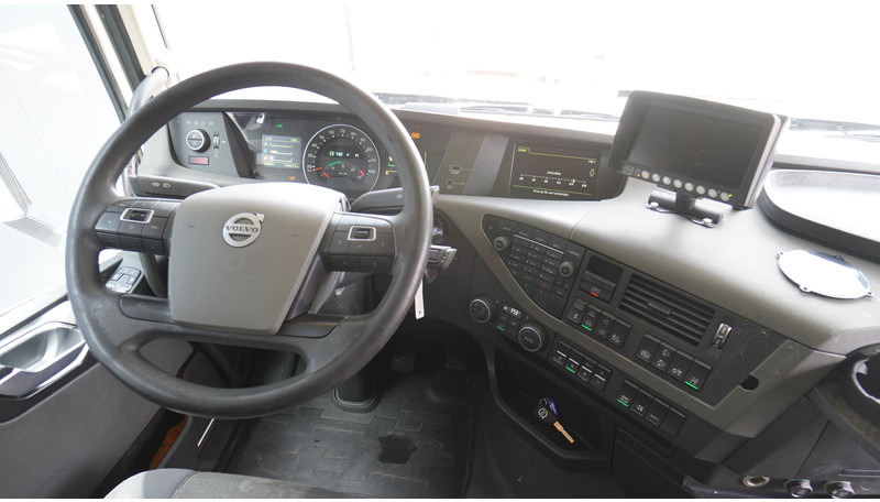 Volvo FH 420 6X2 ADR 796.000KM - Tractor unit: picture 5 Volvo FH 420 6X2 ADR 796.000KM - Tractor unit: picture 5