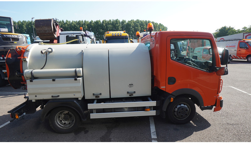 Renault Maxity 130-35/6 CC BROKEN ENGINE HIGH PRESSURE AND VACUUM SYSTEM - Van: picture 2 Renault Maxity 130-35/6 CC BROKEN ENGINE HIGH PRESSURE AND VACUUM SYSTEM - Van: picture 2