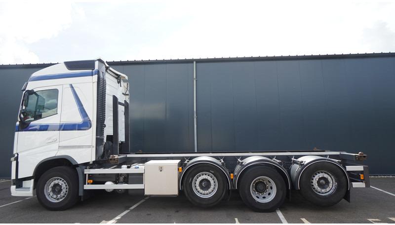 Volvo FH 460 8X2 20 FT CONTAINER TRANSPORT TRUCK - Container transporter/ Swap body truck: picture 1 Volvo FH 460 8X2 20 FT CONTAINER TRANSPORT TRUCK - Container transporter/ Swap body truck: picture 1