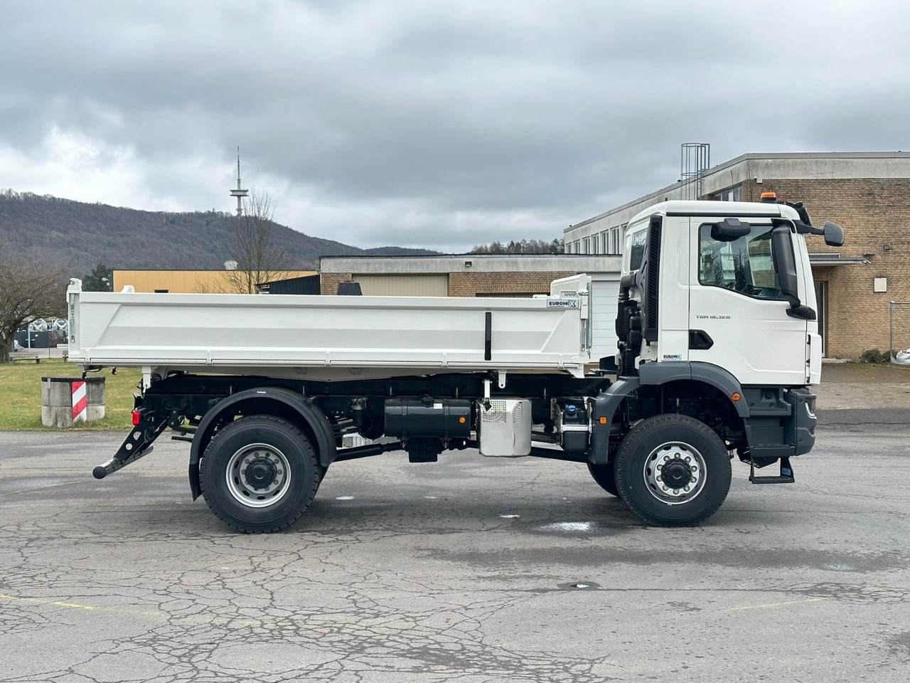 Lease a  MAN TGM 18.320  4X4  Euro 6e Euromix 3-Seiten-Kipper MAN TGM 18.320  4X4  Euro 6e Euromix 3-Seiten-Kipper: picture 8