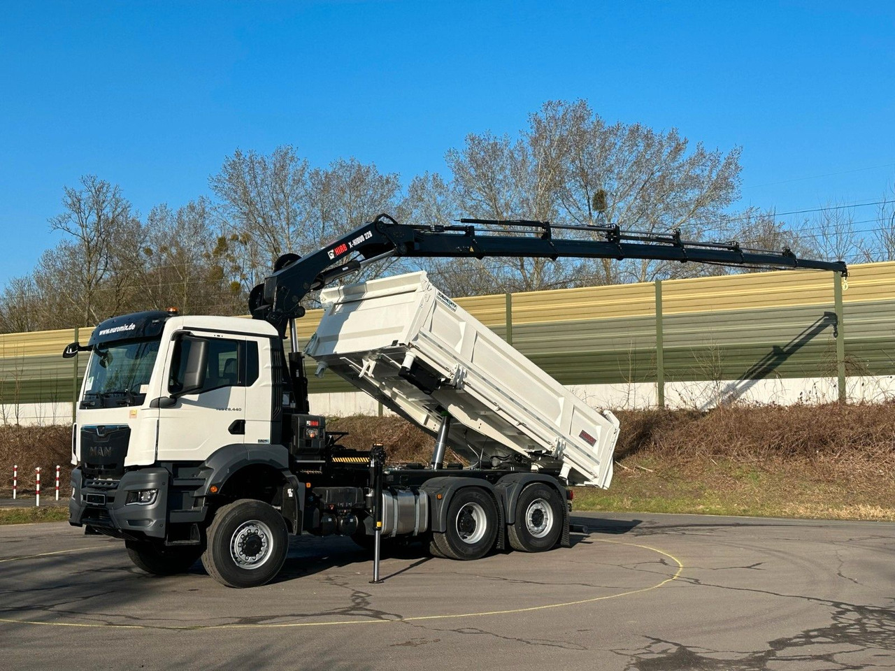 MAN TGS 28.440 6x4-4/3-Seiten- Kipper / Hiab 228-6 - Tipper, Crane truck: picture 3 MAN TGS 28.440 6x4-4/3-Seiten- Kipper / Hiab 228-6 - Tipper, Crane truck: picture 3