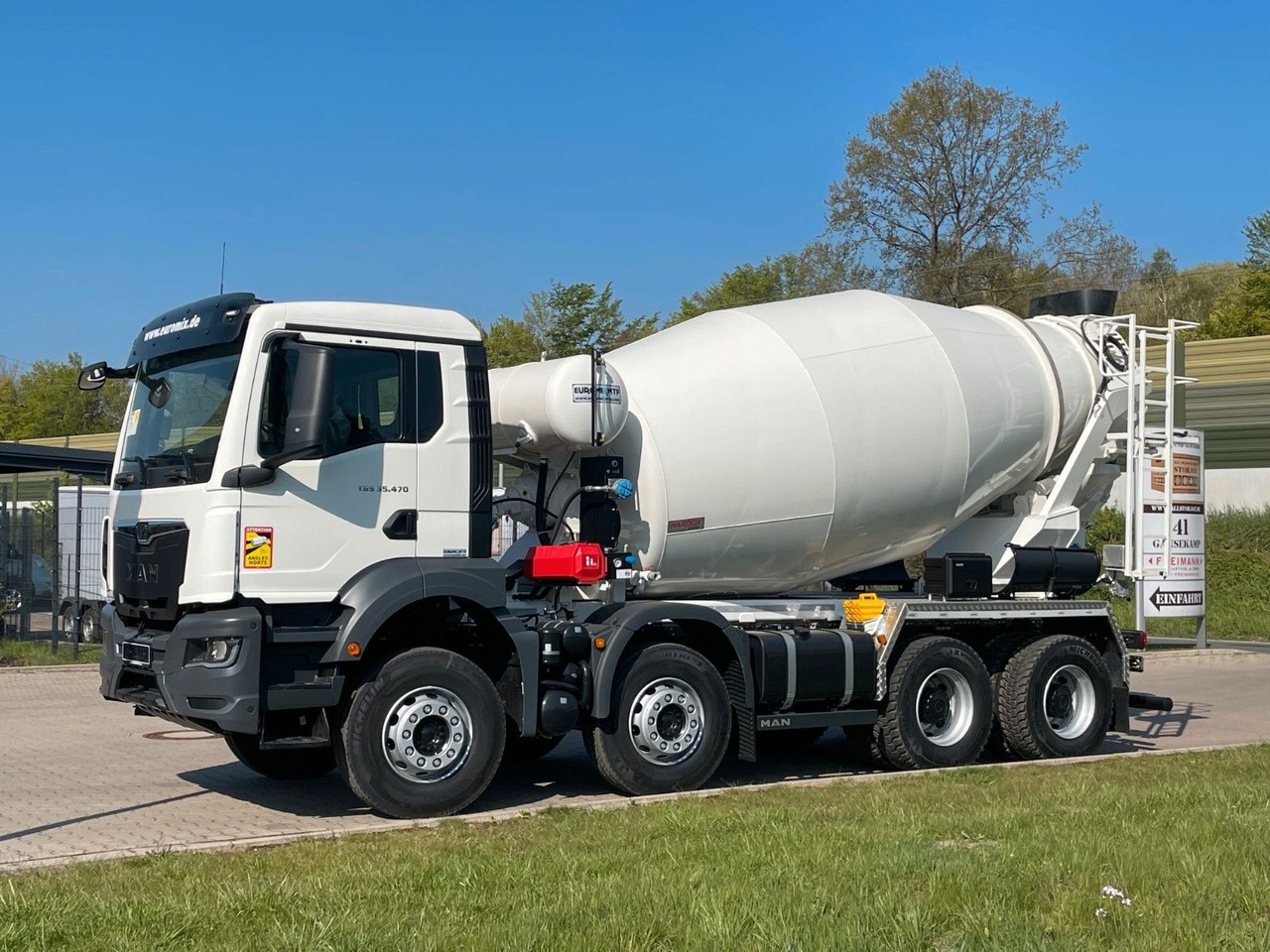 MAN TGS 35.520 8x4 /Euro6e EuromixMTP EM 10 L - Concrete mixer truck: picture 3 MAN TGS 35.520 8x4 /Euro6e EuromixMTP EM 10 L - Concrete mixer truck: picture 3