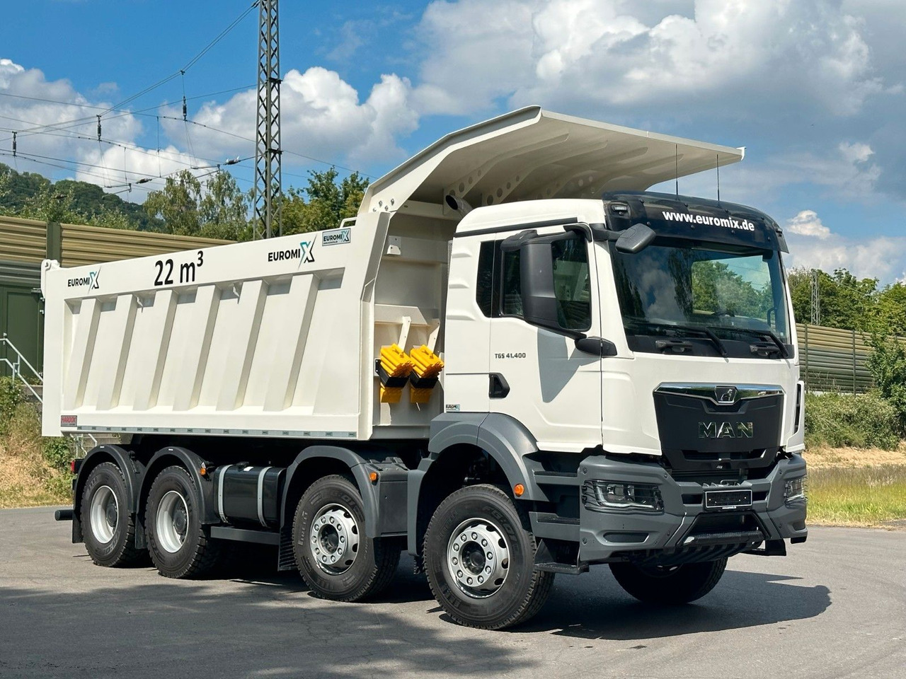 MAN TGS 41.440 8x4 EuromixMTP 22m³ Eckige Mulde - Tipper: picture 1 MAN TGS 41.440 8x4 EuromixMTP 22m³ Eckige Mulde - Tipper: picture 1
