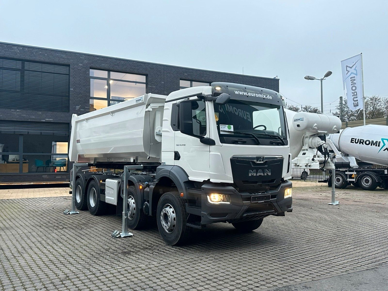 MAN TGS 41.480 8x4 WECHSELSYSTEM KIPPER+MISCHER - Concrete mixer truck: picture 2 MAN TGS 41.480 8x4 WECHSELSYSTEM KIPPER+MISCHER - Concrete mixer truck: picture 2