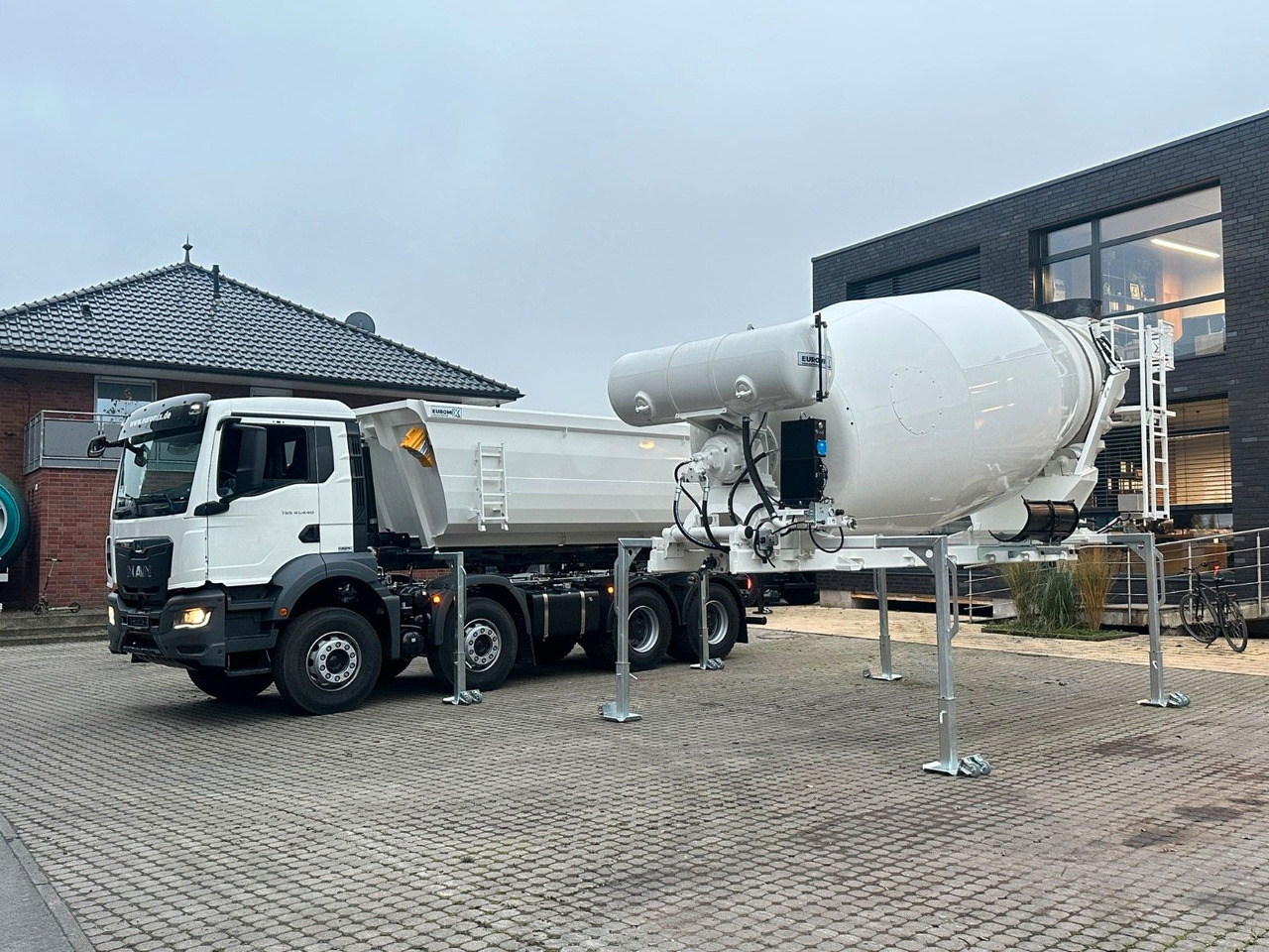 MAN TGS 41.480 8x4 WECHSELSYSTEM KIPPER+MISCHER - Concrete mixer truck: picture 4 MAN TGS 41.480 8x4 WECHSELSYSTEM KIPPER+MISCHER - Concrete mixer truck: picture 4