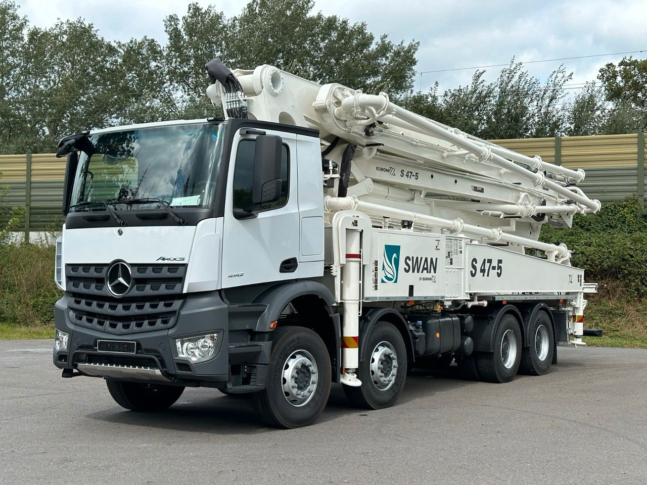 Mercedes-Benz Arocs 5 4142 8x4 SWAN TSP 47-5 160RZ ( 47m ) - Concrete mixer truck: picture 3 Mercedes-Benz Arocs 5 4142 8x4 SWAN TSP 47-5 160RZ ( 47m ) - Concrete mixer truck: picture 3