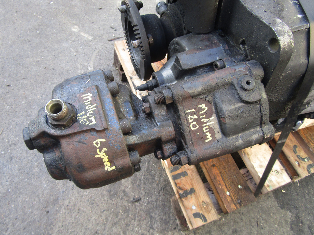 EATON 6 SPEED PTO (5206B GEARBOX) - Hydraulics for Truck: picture 1 EATON 6 SPEED PTO (5206B GEARBOX) - Hydraulics for Truck: picture 1
