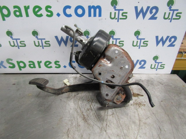 HINO 300 SERIES CLUTCH SERVO COMPLETE P/NO 131030-30030 - Engine and parts for Truck: picture 2 HINO 300 SERIES CLUTCH SERVO COMPLETE P/NO 131030-30030 - Engine and parts for Truck: picture 2
