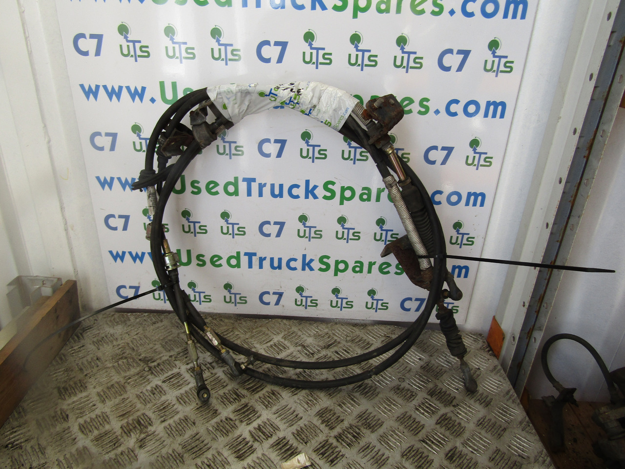 MITSUBISHI 3C11 / 3C13 GEAR CABLE SET - Cab and interior for Truck: picture 1 MITSUBISHI 3C11 / 3C13 GEAR CABLE SET - Cab and interior for Truck: picture 1