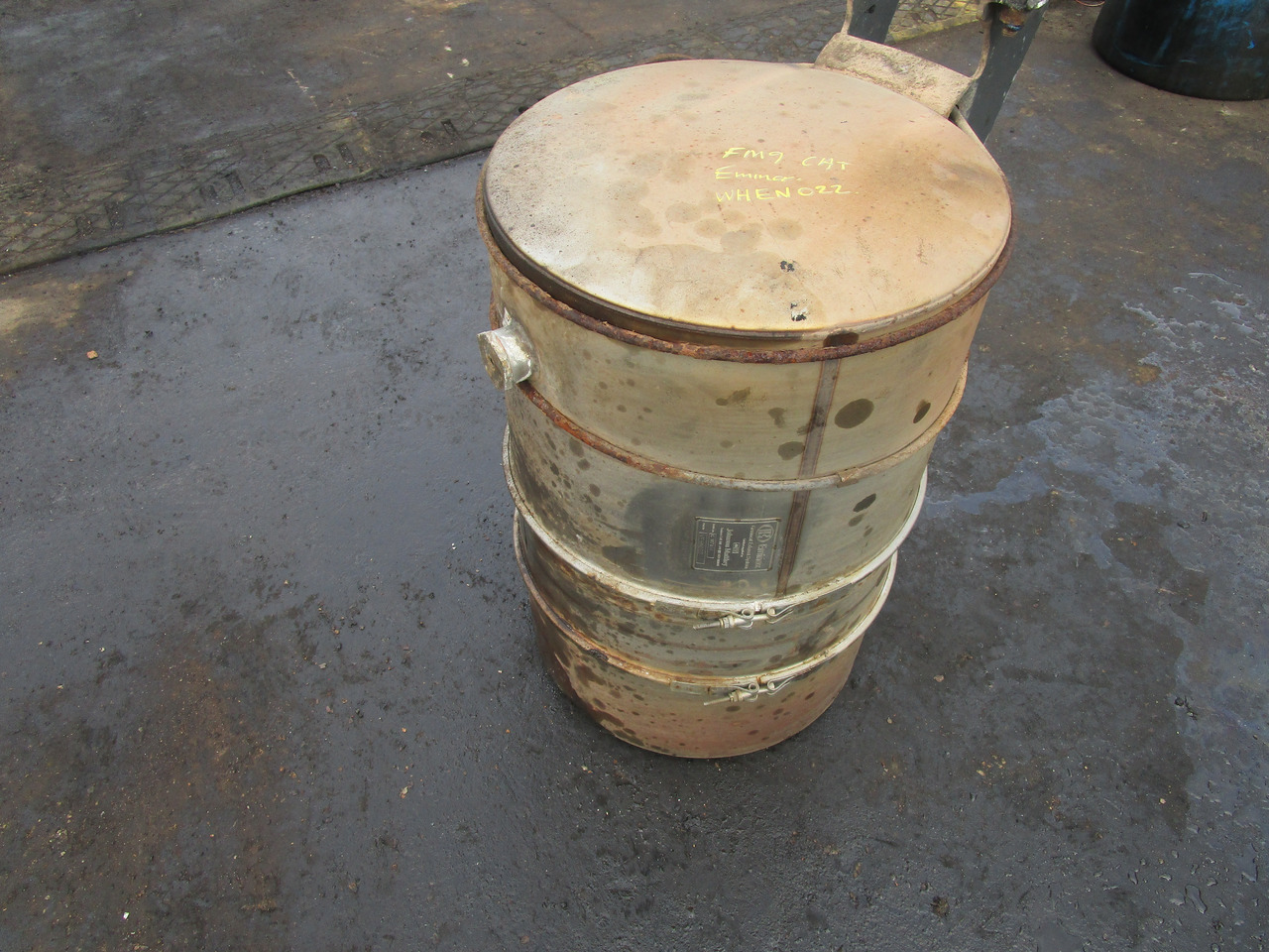 VOLVO FM9 / FM12 EMINOX DPF EXHAUST P/NO WEHN022 - Muffler/ Exhaust system for Truck: picture 1 VOLVO FM9 / FM12 EMINOX DPF EXHAUST P/NO WEHN022 - Muffler/ Exhaust system for Truck: picture 1
