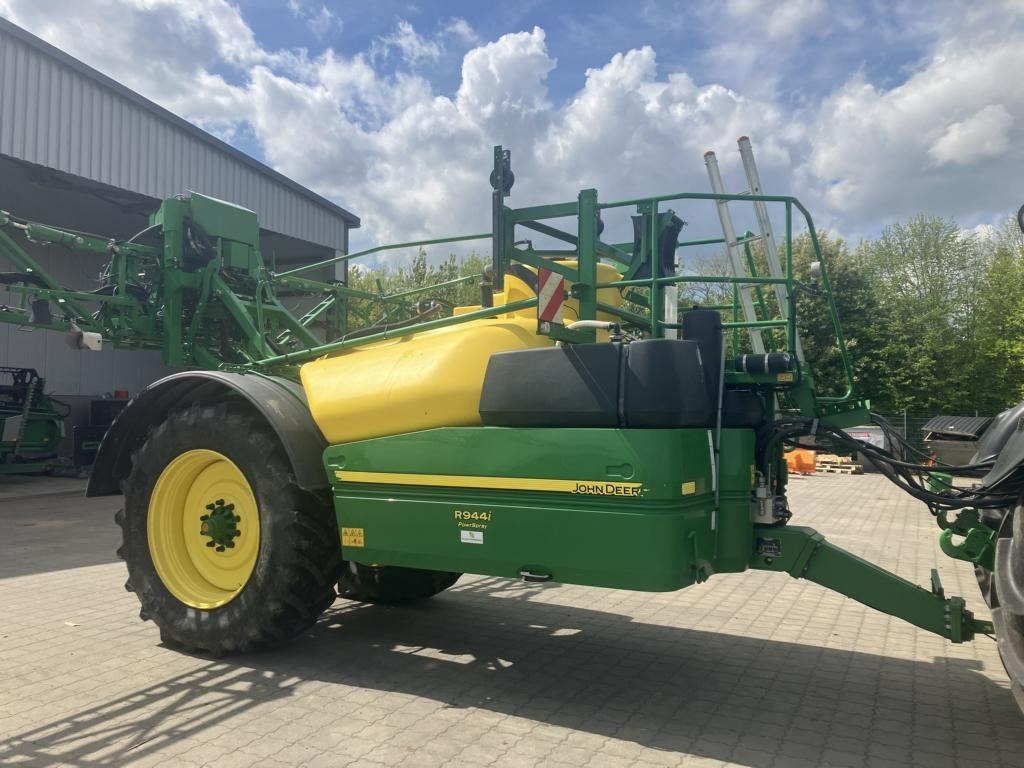 John Deere BASISMASCHINE R944I POWRSPRAY - Trailed sprayer: picture 1 John Deere BASISMASCHINE R944I POWRSPRAY - Trailed sprayer: picture 1