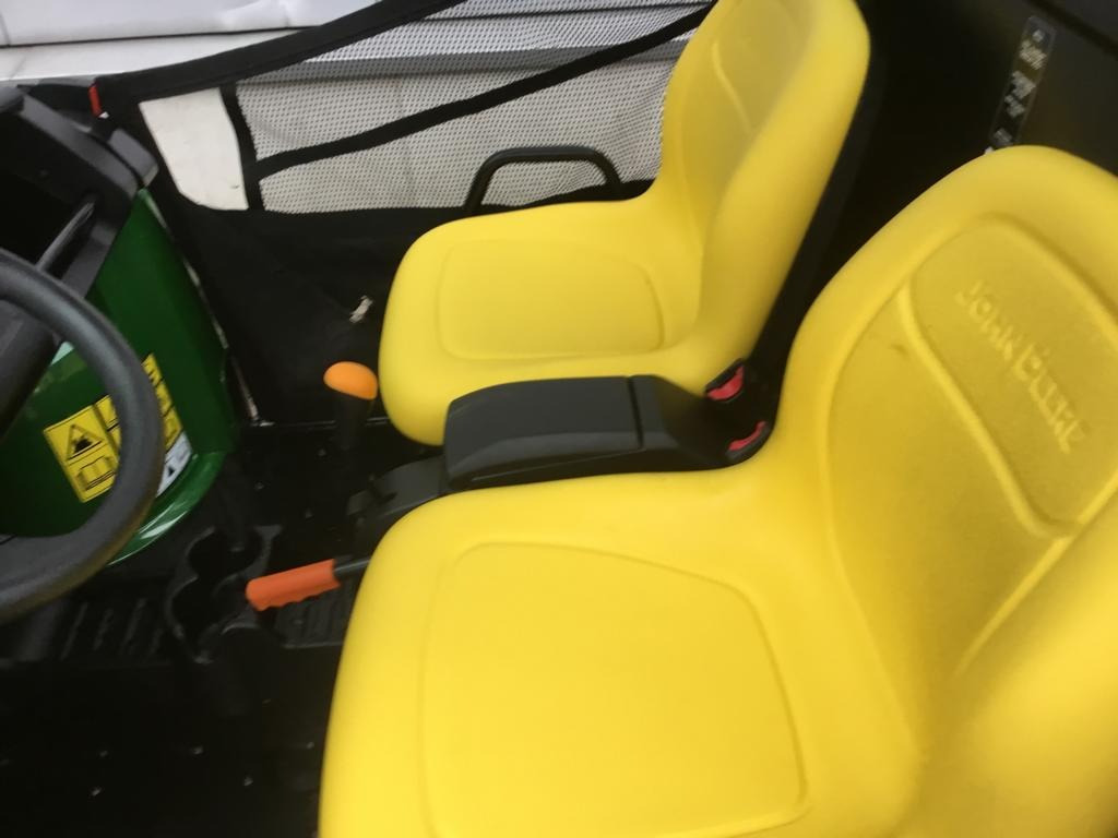 John Deere GATOR HPX 815 E - Side-by-side/ ATV: picture 3 John Deere GATOR HPX 815 E - Side-by-side/ ATV: picture 3