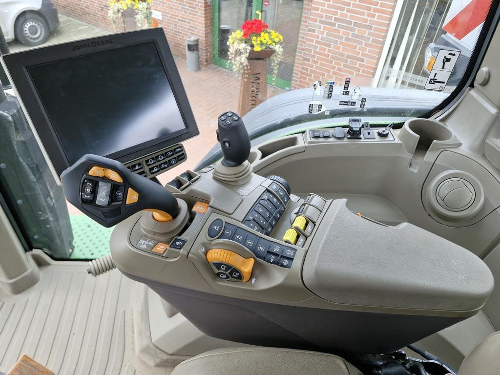 New Farm tractor John Deere TRAKTOR 7R330: picture 14