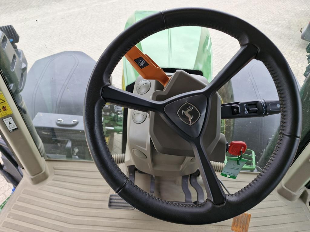 New Farm tractor John Deere TRAKTOR 7R330: picture 13