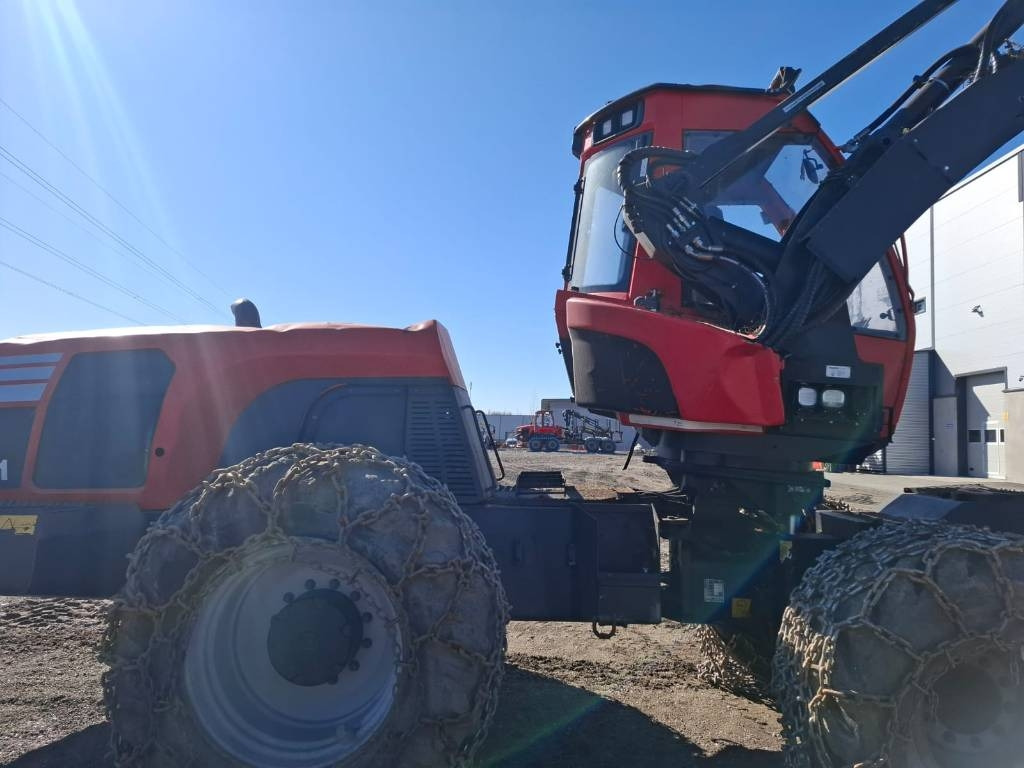 Komatsu 911  - Forestry harvester: picture 2 Komatsu 911  - Forestry harvester: picture 2