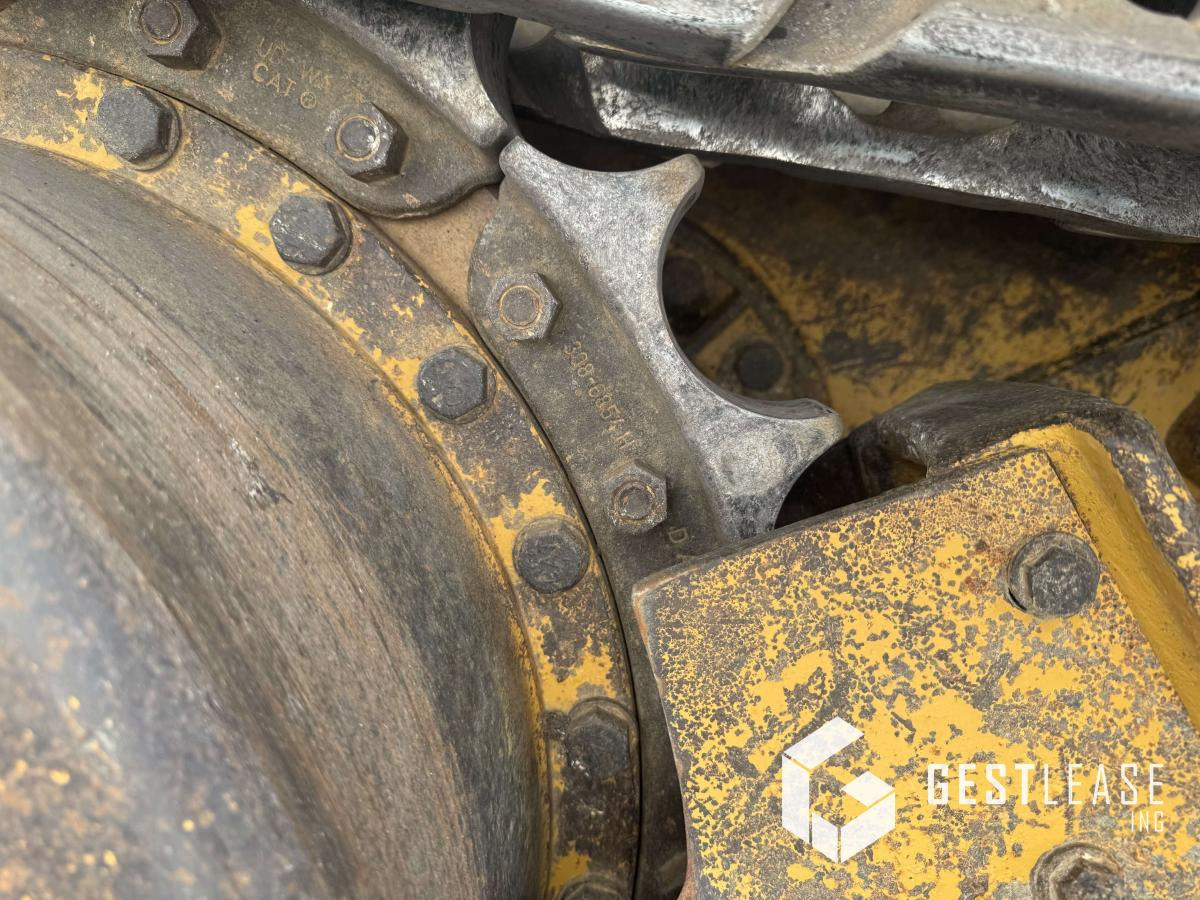 Crawler loader Caterpillar 963D: picture 8