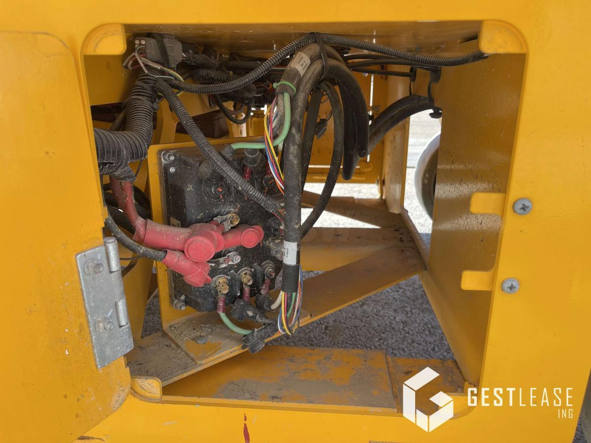 Scissor lift Genie GS-2646: picture 14