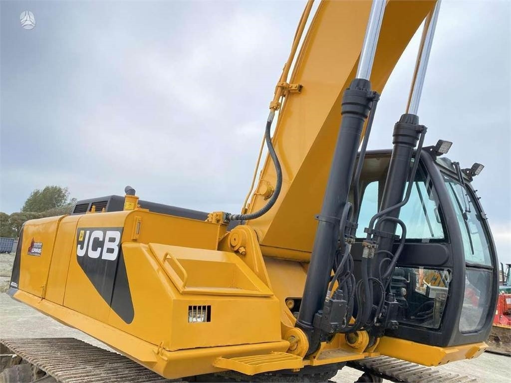 Lease a JCB JS 330 LC , ISUZU MANUAL PUMP  JCB JS 330 LC , ISUZU MANUAL PUMP: picture 11